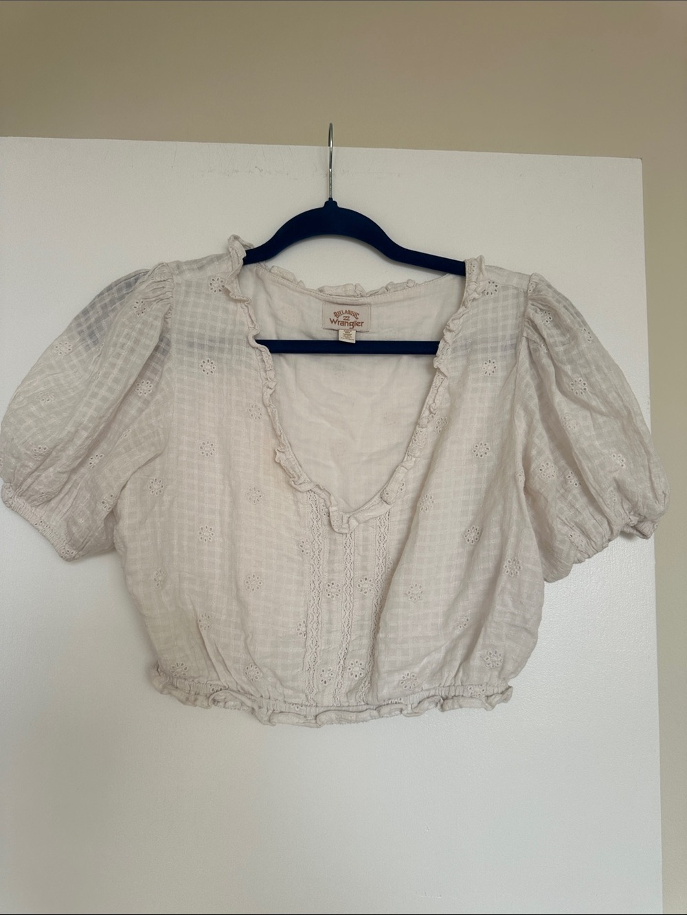 Wrangler Cream Eyelet Cropped Ruffle V-Neck Top